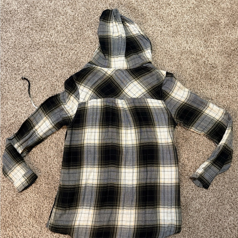 Plaid Hooded Shirt - Black and Gray
Worn a few times.